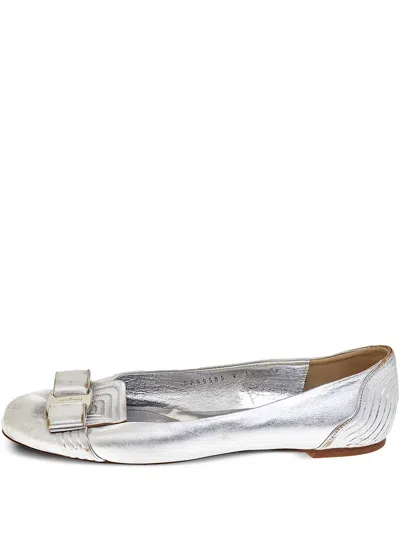Pre-owned Ferragamo Vara Bow Metallic Leather Ballet Flats