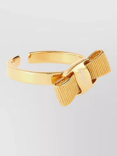 Ferragamo Vara Bow Open Band Ring Design In Yellow