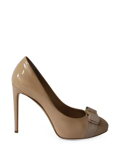 Pre-owned Ferragamo Vara Bow Platform Pumps In Neutral
