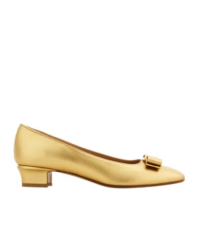 Ferragamo 30mm Vara Bow-detail Pumps In Gold
