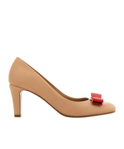 Ferragamo Vara Bow Pump Shoe In Neutral