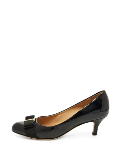 Pre-owned Ferragamo Vara Bow Pumps In Black