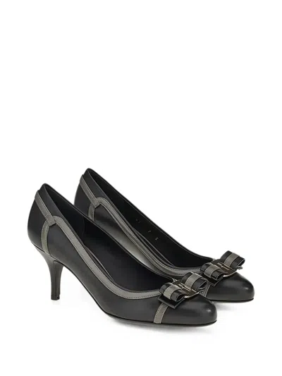 Ferragamo Vara Bow Pumps In Black