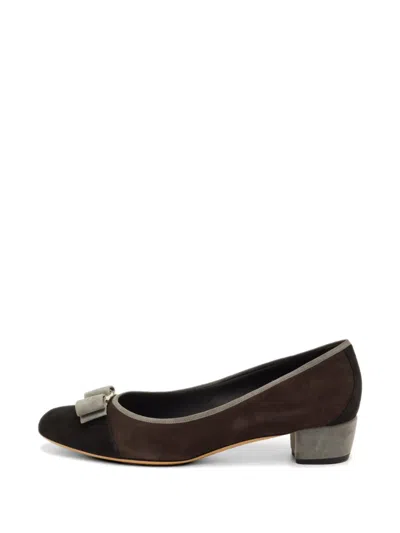 Pre-owned Ferragamo Vara Bow Pumps In Multi