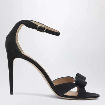 Ferragamo Roxy 90 Vara Bow Suede Sandals In Black