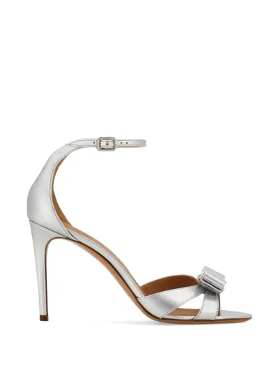 Ferragamo 95mm Roxy Metallic Leather Bow Sandals In Silver