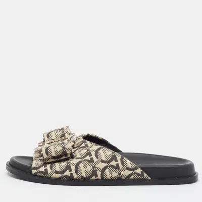 Pre-owned Ferragamo Vara Bow Size 36.5 Beige/dark Jacquard Flat Slides In Sand