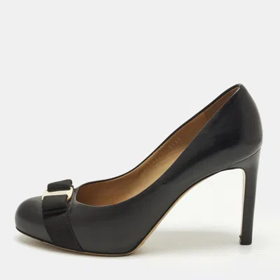 Pre-owned Ferragamo Vara Bow Size 38.5 Black Leather Platform Pumps