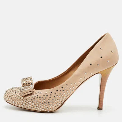 Pre-owned Ferragamo Vara Bow Size 39.5 Beige Leather Studded Platform Pumps