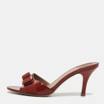 Pre-owned Ferragamo Vara Bow Size 39.5 Red Patent Leather Slide Sandals