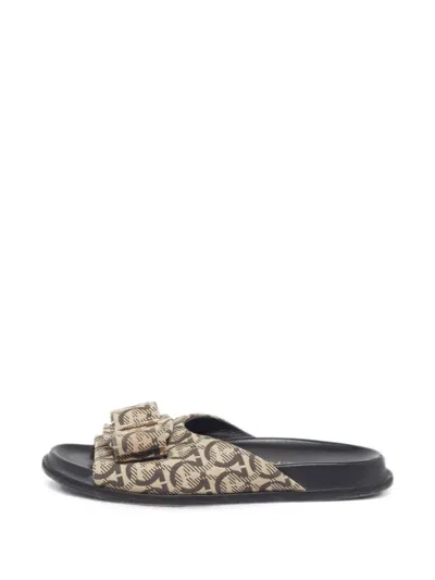 Pre-owned Ferragamo Vara Bow Slides In Neutrals