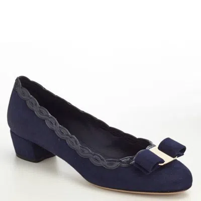 Ferragamo Vara Bow Suede Pumps In Blue