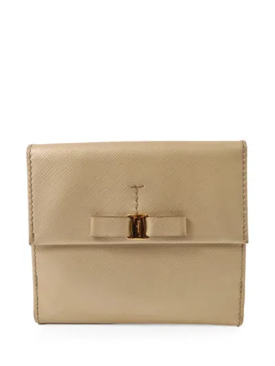 Pre-owned Ferragamo Vara Bow Wallet In Neutral