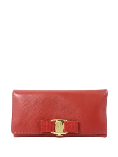 Pre-owned Ferragamo Vara Bow Wallet In Red