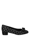 Ferragamo Vara Crystal Embellished Pumps In Black