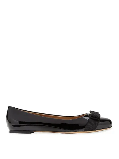 Ferragamo Vara Flats In Black