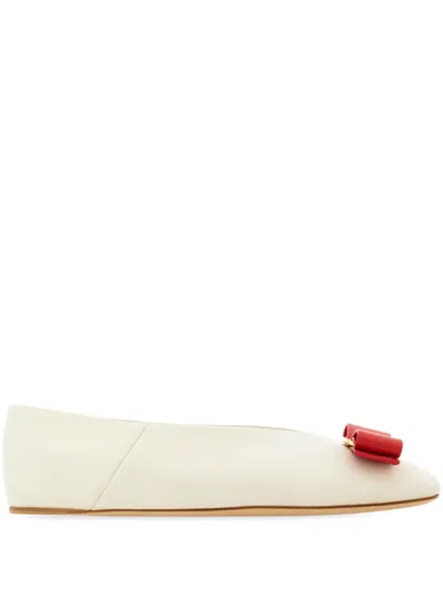 Ferragamo Vanna Vara Bow Ballet Flats In Calf Leather In White