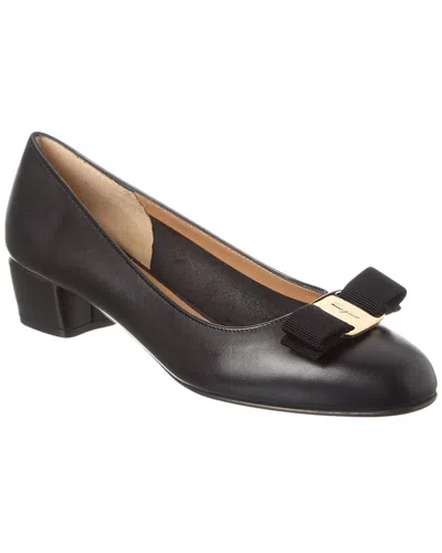 Ferragamo Vara Bow Leather Low Pumps In Black