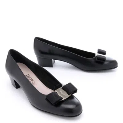 Ferragamo Vara Leather Pumps In Black