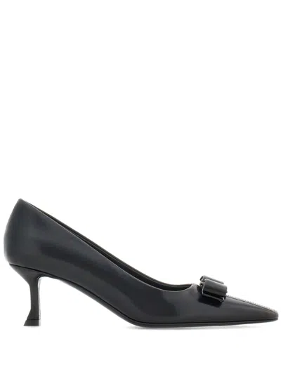 Ferragamo Vara Leather Pumps In Black
