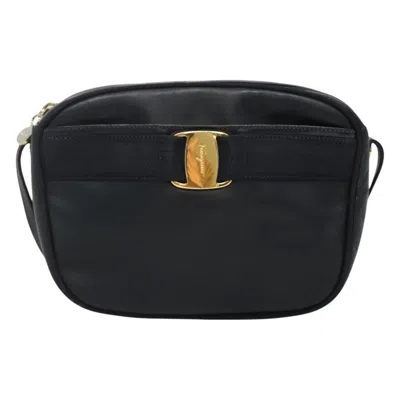 Pre-owned Ferragamo Vara Leather Shoulder Bag () In Black
