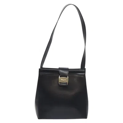 Pre-owned Ferragamo Vara Leather Shoulder Bag () In Black