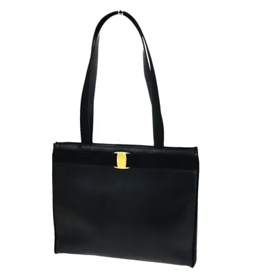 Pre-owned Ferragamo Vara Leather Shoulder Bag () In Black