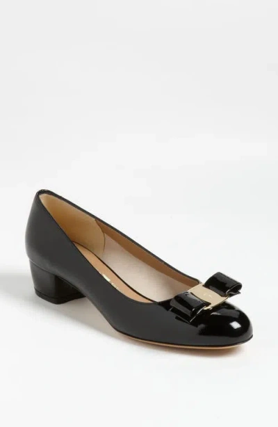 Ferragamo Vara Pump In Black/black Leather