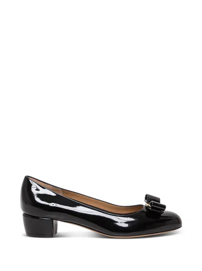 Ferragamo Vara Pumps In Black Patent Leather With Bow