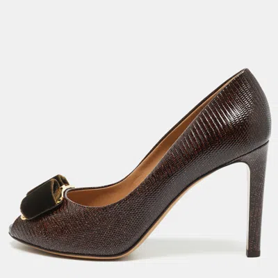 Pre-owned Ferragamo Vara Size 41 Brown Lizard Embossed Leather Peep Toe Pumps