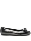 Ferragamo Bow Ballet Shoes In 灰色