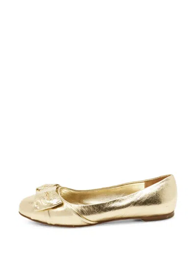 Pre-owned Ferragamo Varina Ballet Flats In Gold