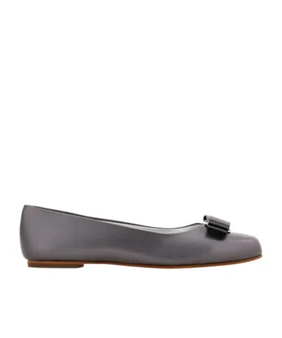 Ferragamo Varina Ballet Flats In Gray