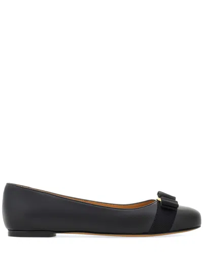 Ferragamo Glossy Leather Ballerinas With Bow Accent In Black