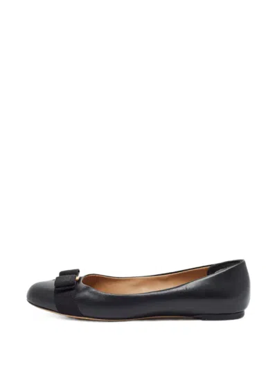 Pre-owned Ferragamo Varina Bow Ballet Flats In Black