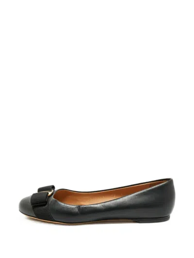 Pre-owned Ferragamo Varina Bow Ballet Flats In Black