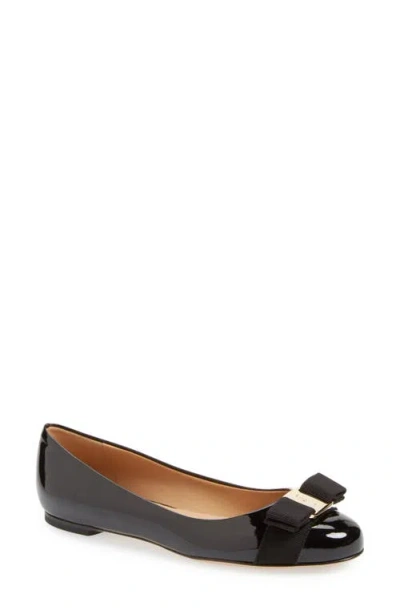 Ferragamo Glossy Leather Ballerinas With Bow Accent In Black
