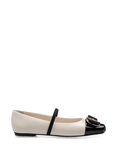 Ferragamo Varina Patent-leather Ballet Flats In Neutral