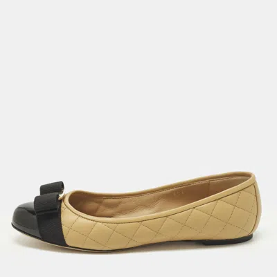 Pre-owned Ferragamo Varina Size 37 Beige/black Leather And Patent Leather Ballet Flats In Sand