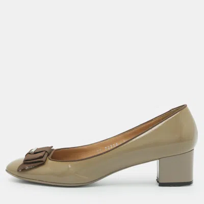 Pre-owned Ferragamo Varina Size 38 Khaki Patent Leather Pumps In Brown