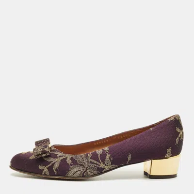 Pre-owned Ferragamo Varina Size 38.5 Purple Brocade Fabric And Lace Pumps