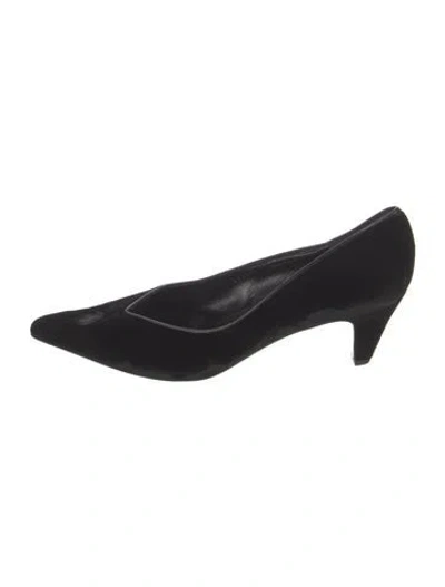 Pre-owned Ferragamo Velvet Pumps In Black
