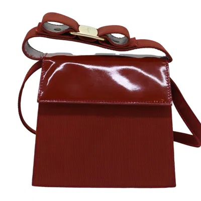 Pre-owned Ferragamo Villa Ribbon Patent Leather Handbag () In White