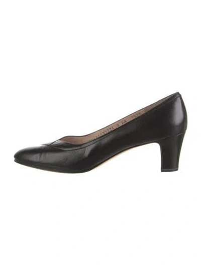 Pre-owned Ferragamo Vintage Leather Pumps In Black