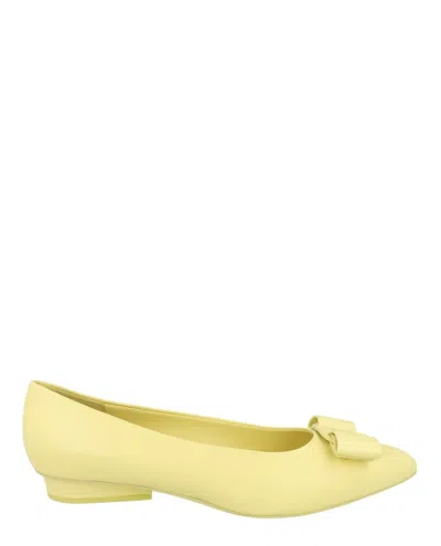 Ferragamo Viva Bow Flats In Gold