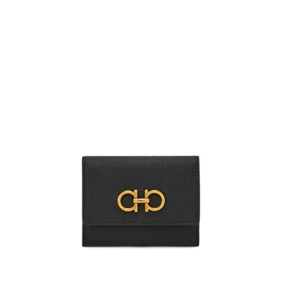 Ferragamo Gancini Tri-fold Leather Wallet In Black