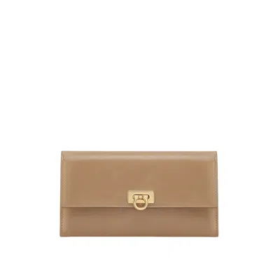 Ferragamo Wanda Continental Wallet. In White/beige