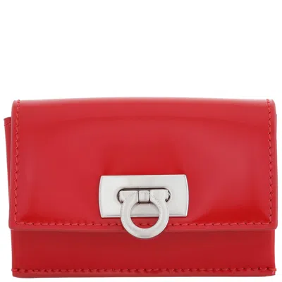 Ferragamo Wanda Gancini Clasp Card Case In Gold