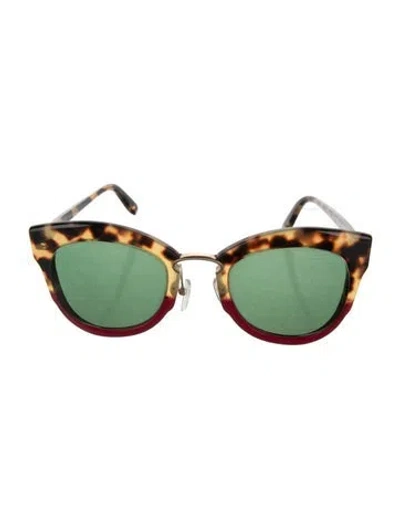 Pre-owned Ferragamo Wayfarer Tinted Sunglasses In Burgundy