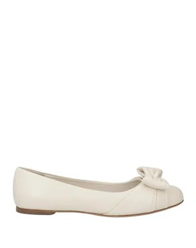 Ferragamo Woman Ballet Flats Beige Size 6 Leather In Sand